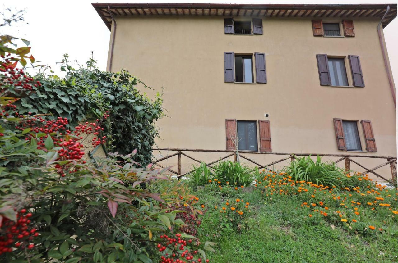 Agriturismo Villa Mozart Nel Verde Gubbio Dış mekan fotoğraf